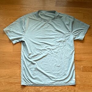 Vuori Men's Pocket T-Shirt in Light Mint